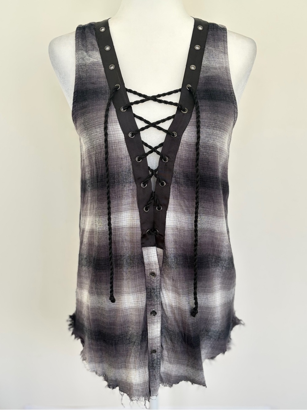 Gimmicks by BKE Plaid Lace-Up Sleeveless Tunic Top Small
